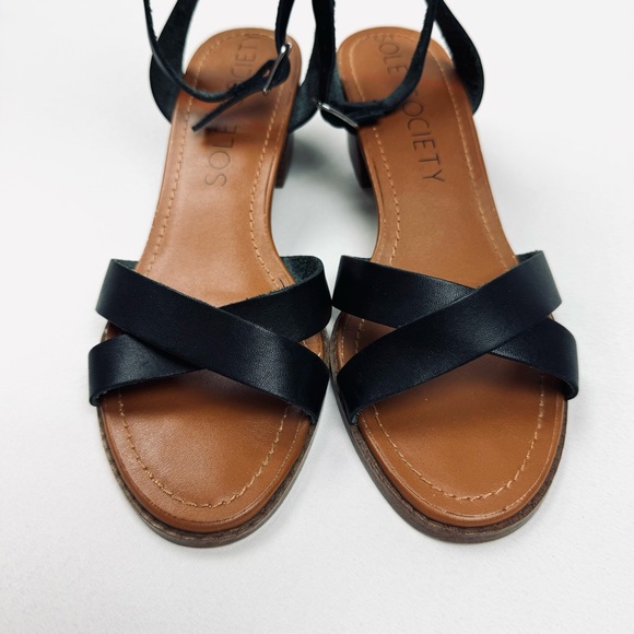 Social Standard Savannah Strappy Ankle Leather Block Heel Sandal - Picture 3 of 10
